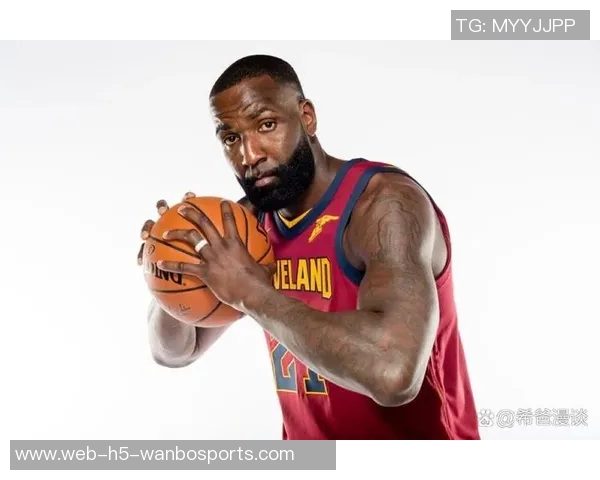 Lowe称赞三球进攻能力出众难以找到类似球员